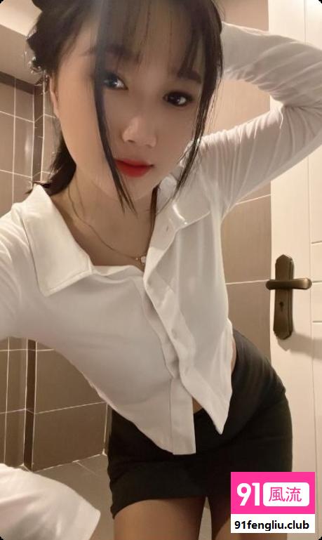 丰乳翘臀嫩妹子